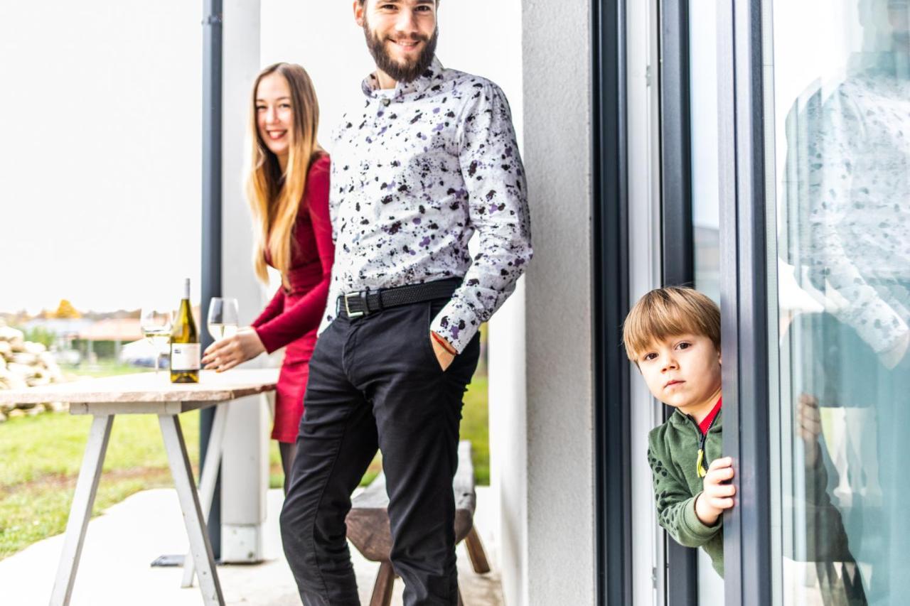 Vinorell Apartman Etyek Buitenkant foto